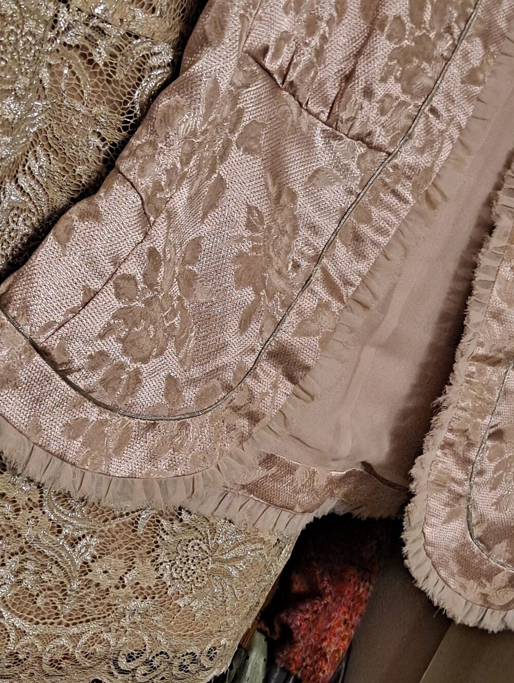 Bisou Bisou Feminine Short Sleeve Lace-Pattern Satin Bolero Jacket in Blush - Picture 15 of 15